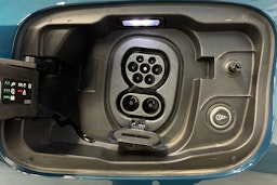 sininen Audi S6 e-tron 2025 kuva 15.