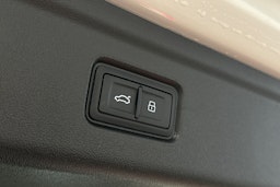 valkoinen Audi S6 e-tron 2025 kuva 14.