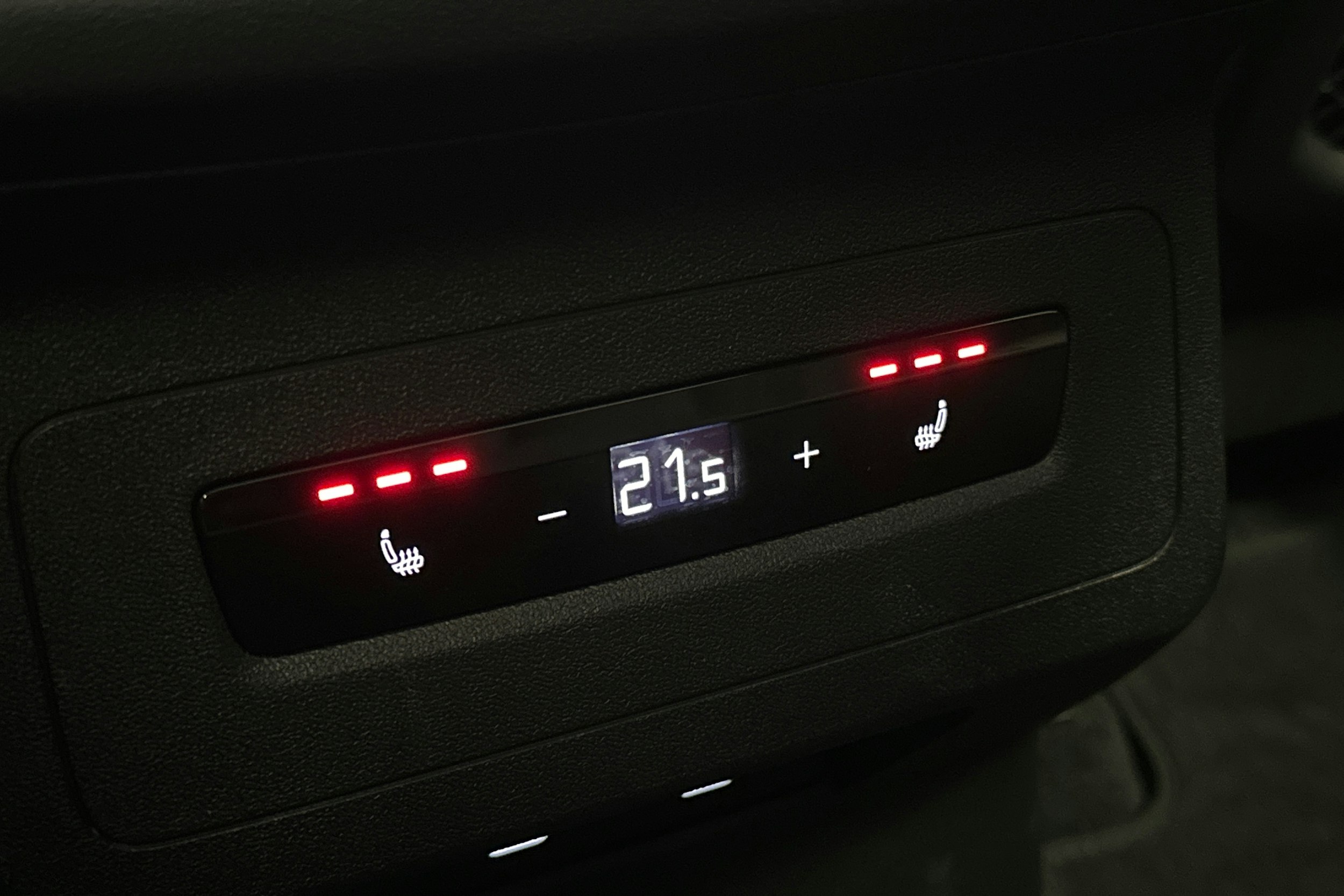 valkoinen Audi S6 e-tron 2025 kuva 16.