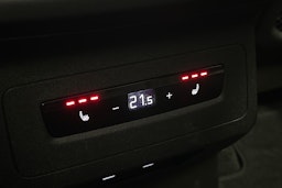 valkoinen Audi S6 e-tron 2025 kuva 16.