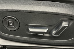 valkoinen Audi S6 e-tron 2025 kuva 18.