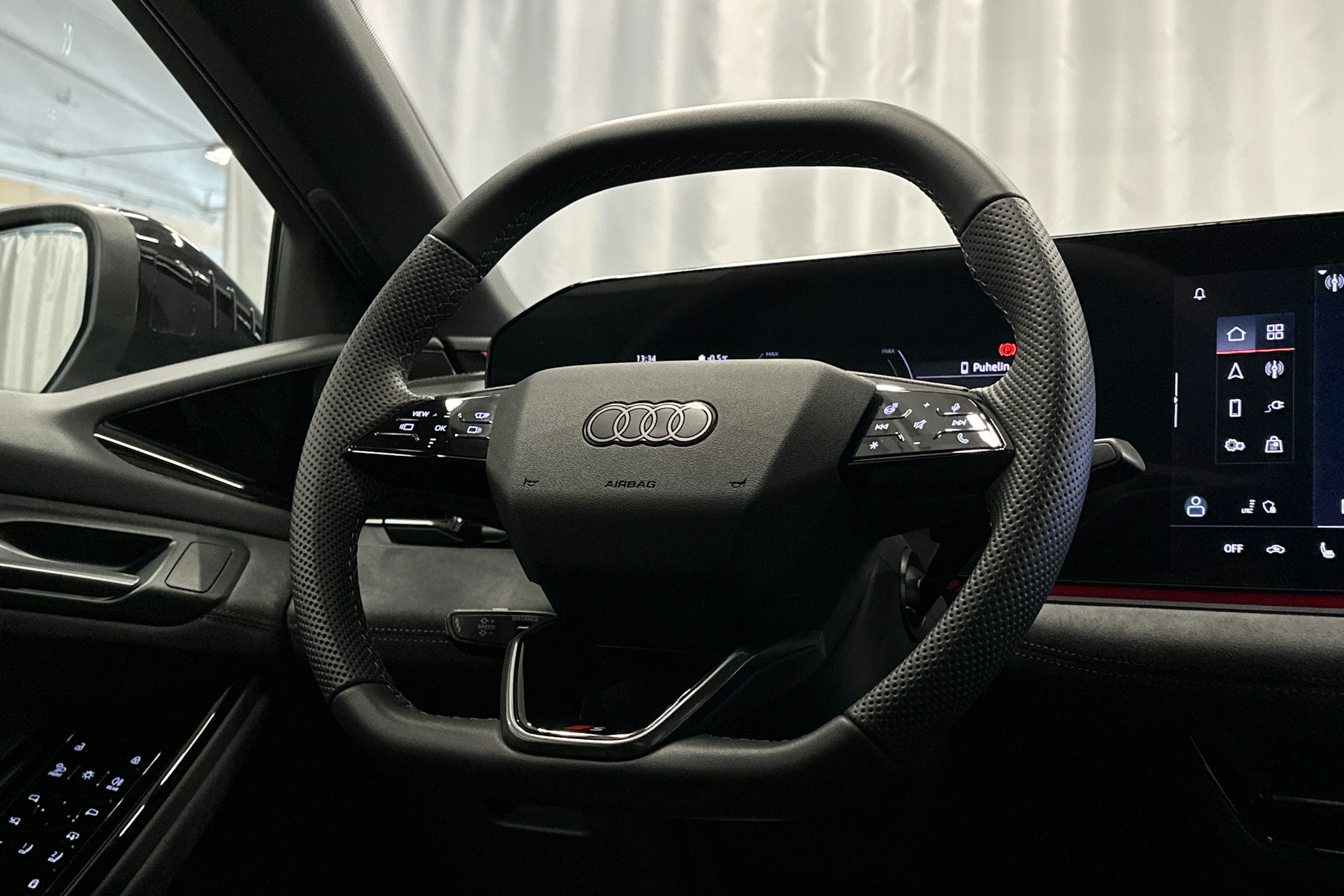 valkoinen Audi S6 e-tron 2025 kuva 21.