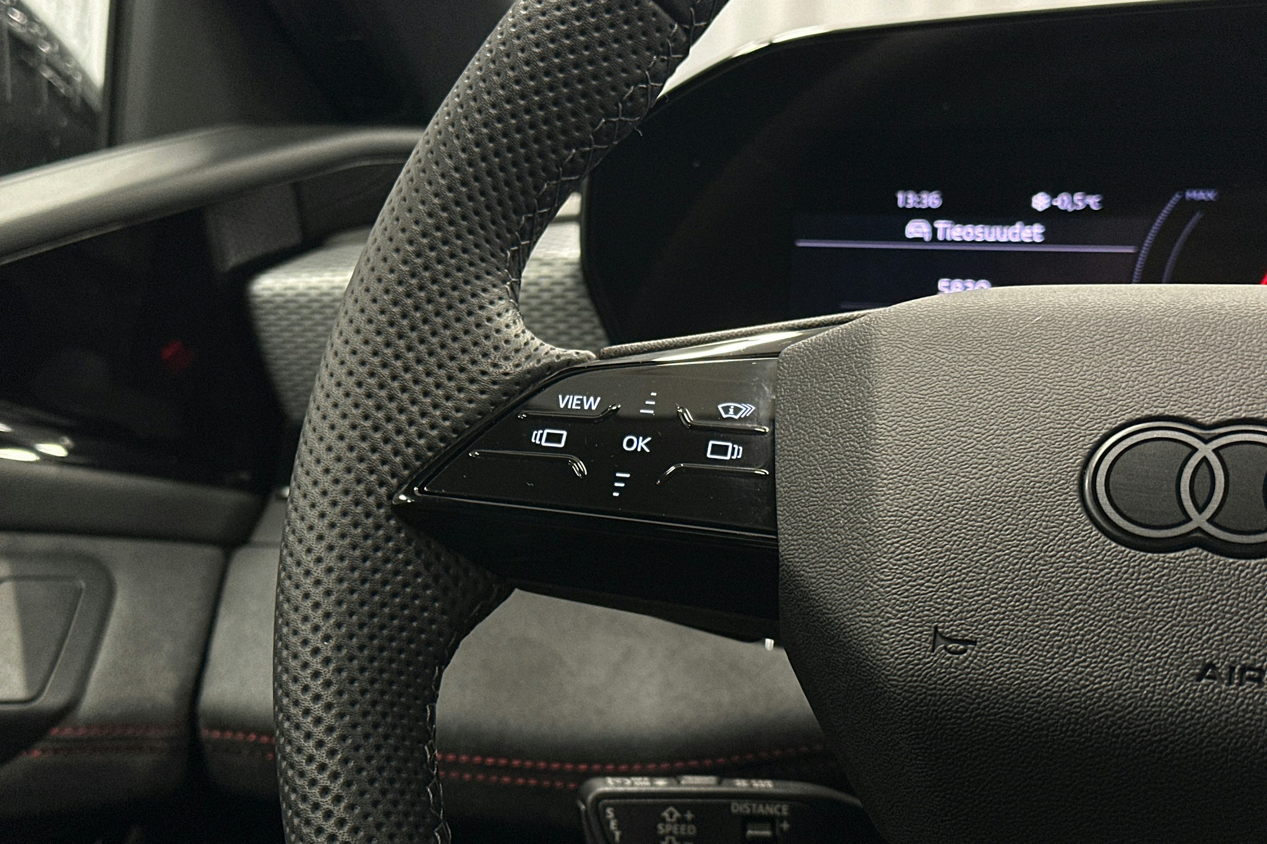 valkoinen Audi S6 e-tron 2025 kuva 22.