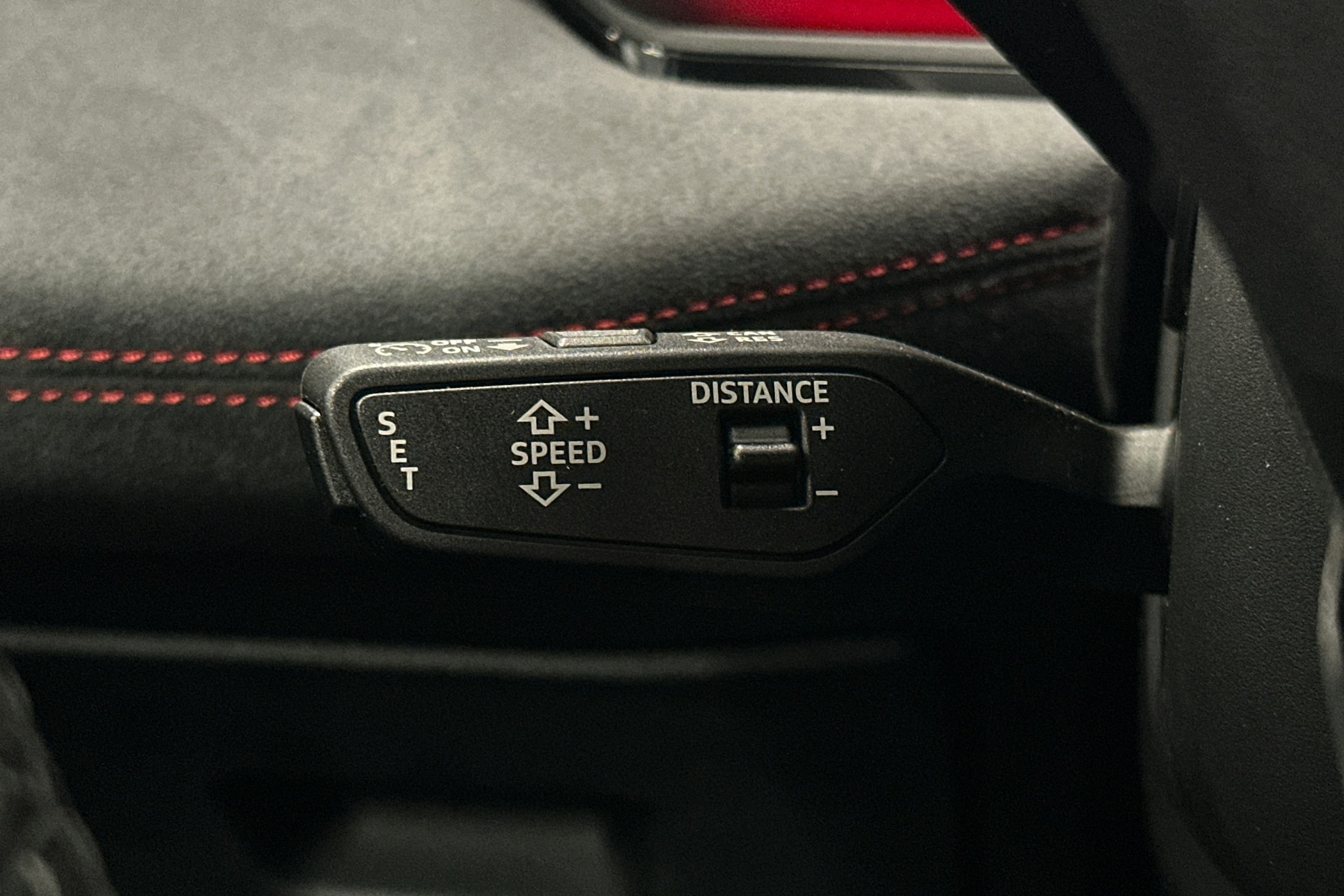 valkoinen Audi S6 e-tron 2025 kuva 24.