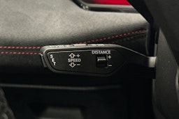 valkoinen Audi S6 e-tron 2025 kuva 24.