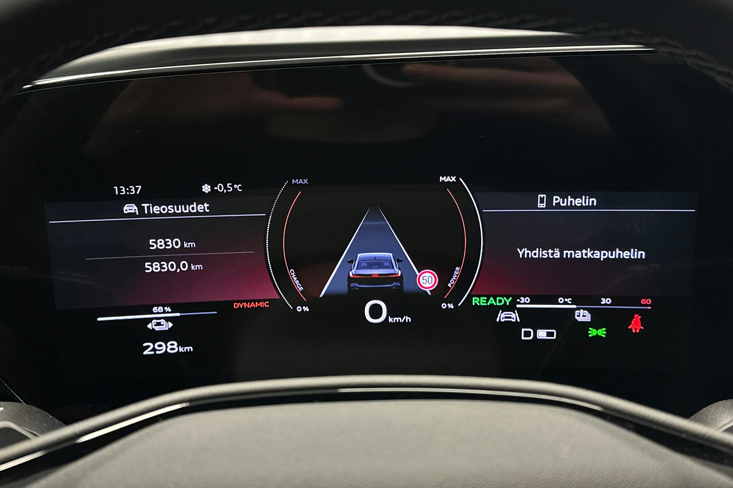 valkoinen Audi S6 e-tron 2025 kuva 25.