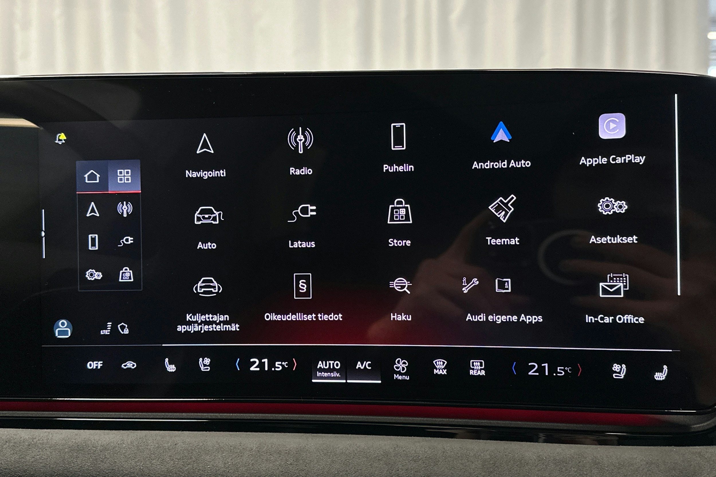 valkoinen Audi S6 e-tron 2025 kuva 27.