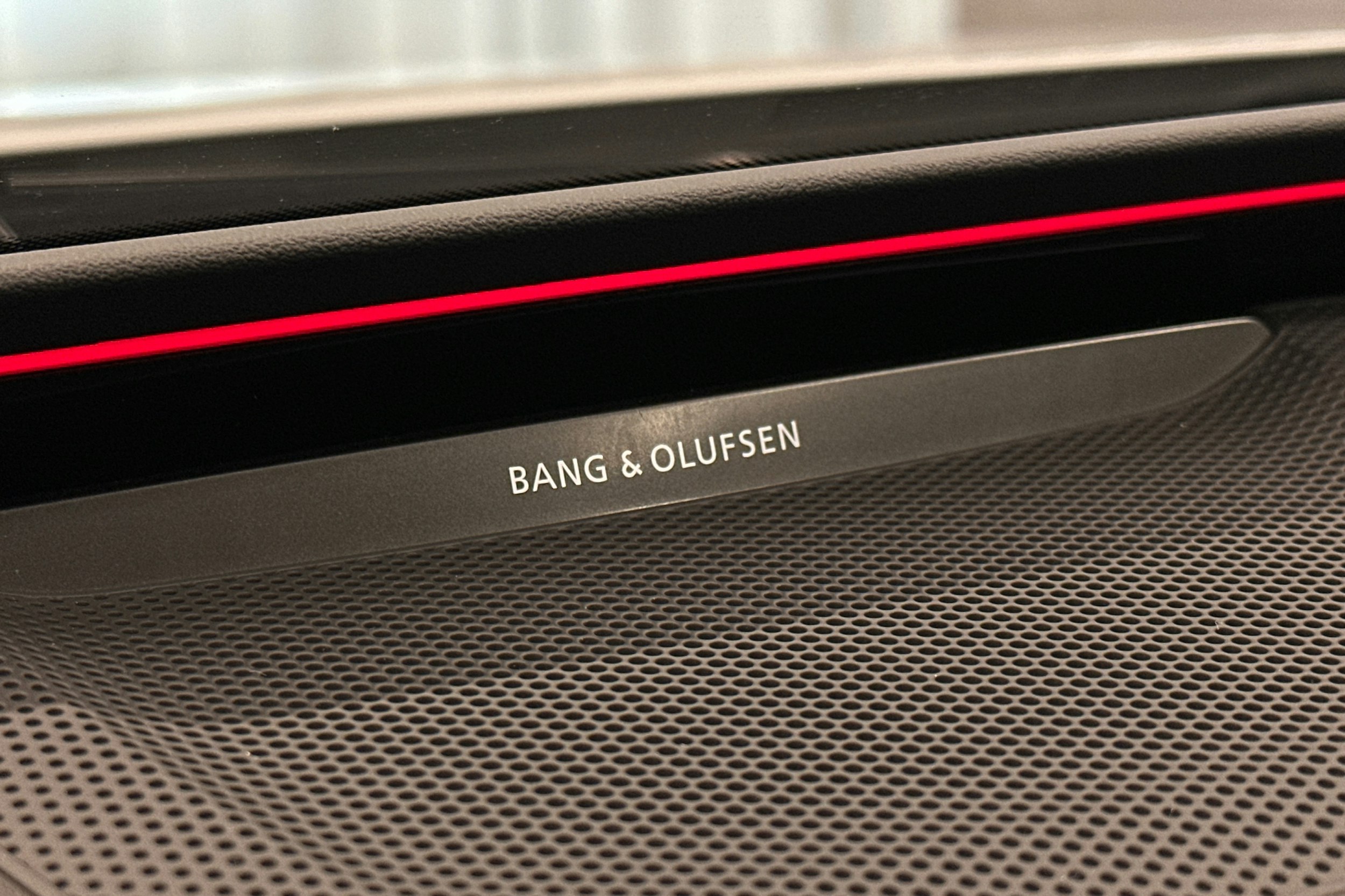 valkoinen Audi S6 e-tron 2025 kuva 40.