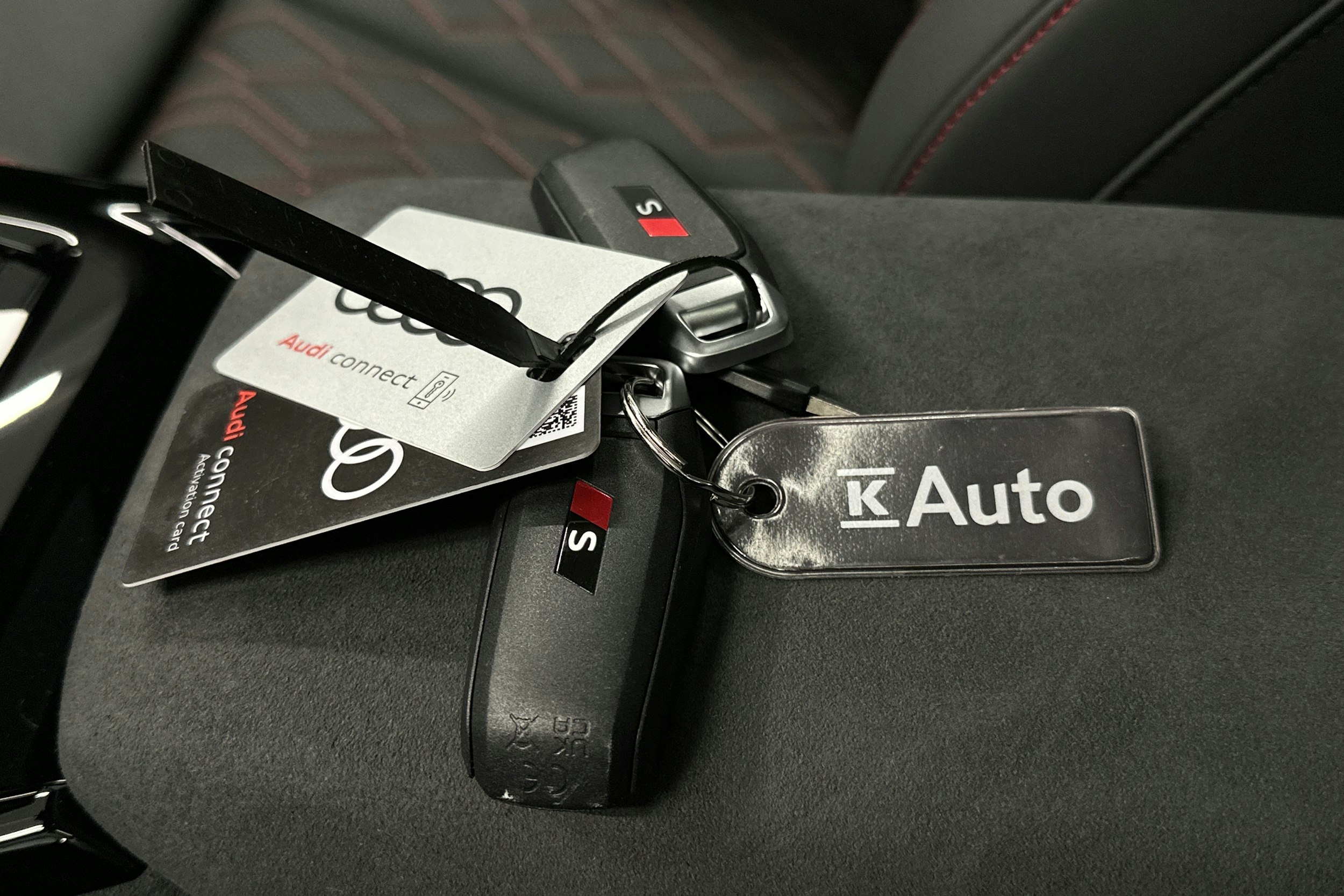 valkoinen Audi S6 e-tron 2025 kuva 42.