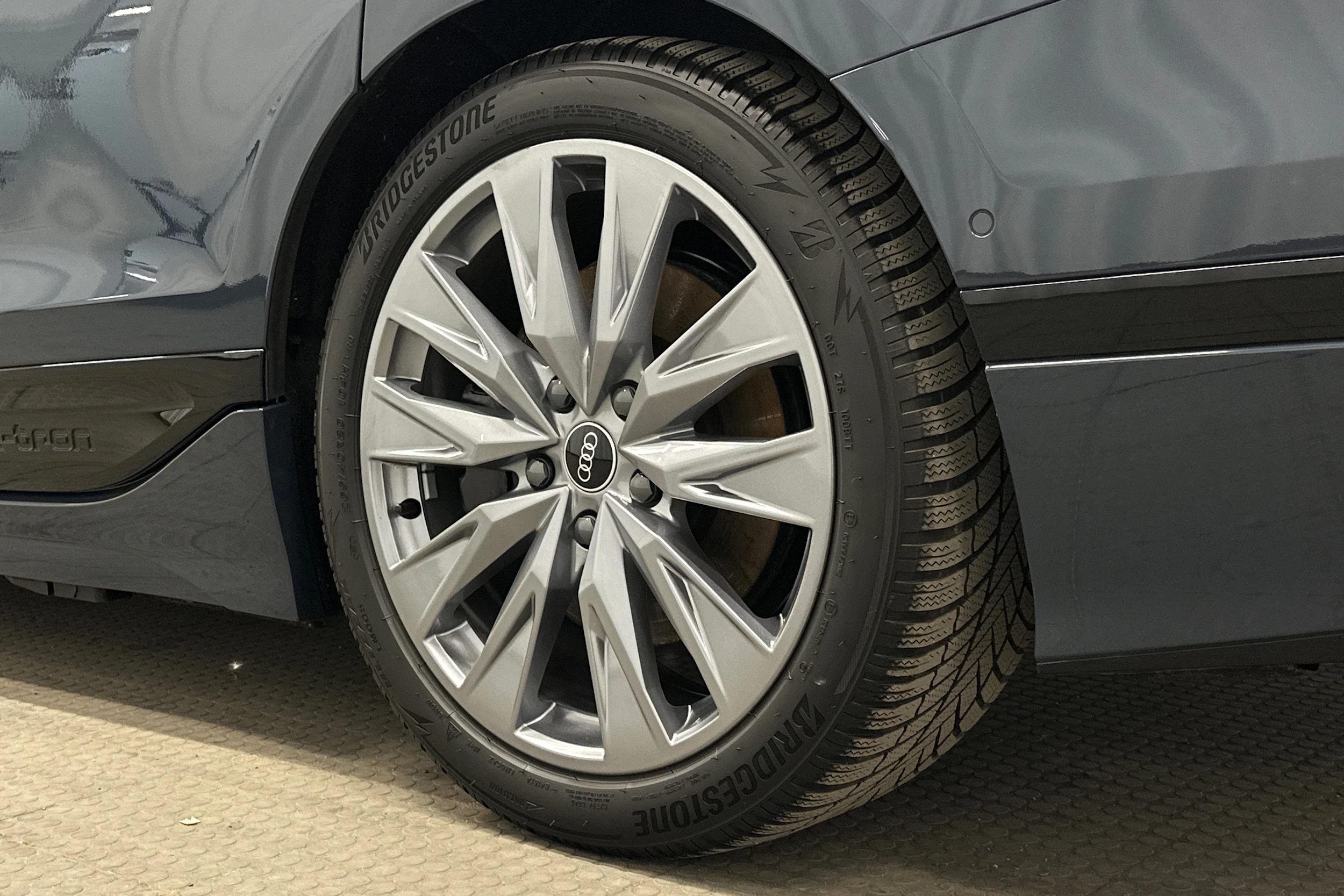 sininen Audi S6 e-tron 2025 kuva 10.