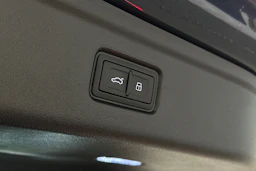 sininen Audi S6 e-tron 2025 kuva 12.