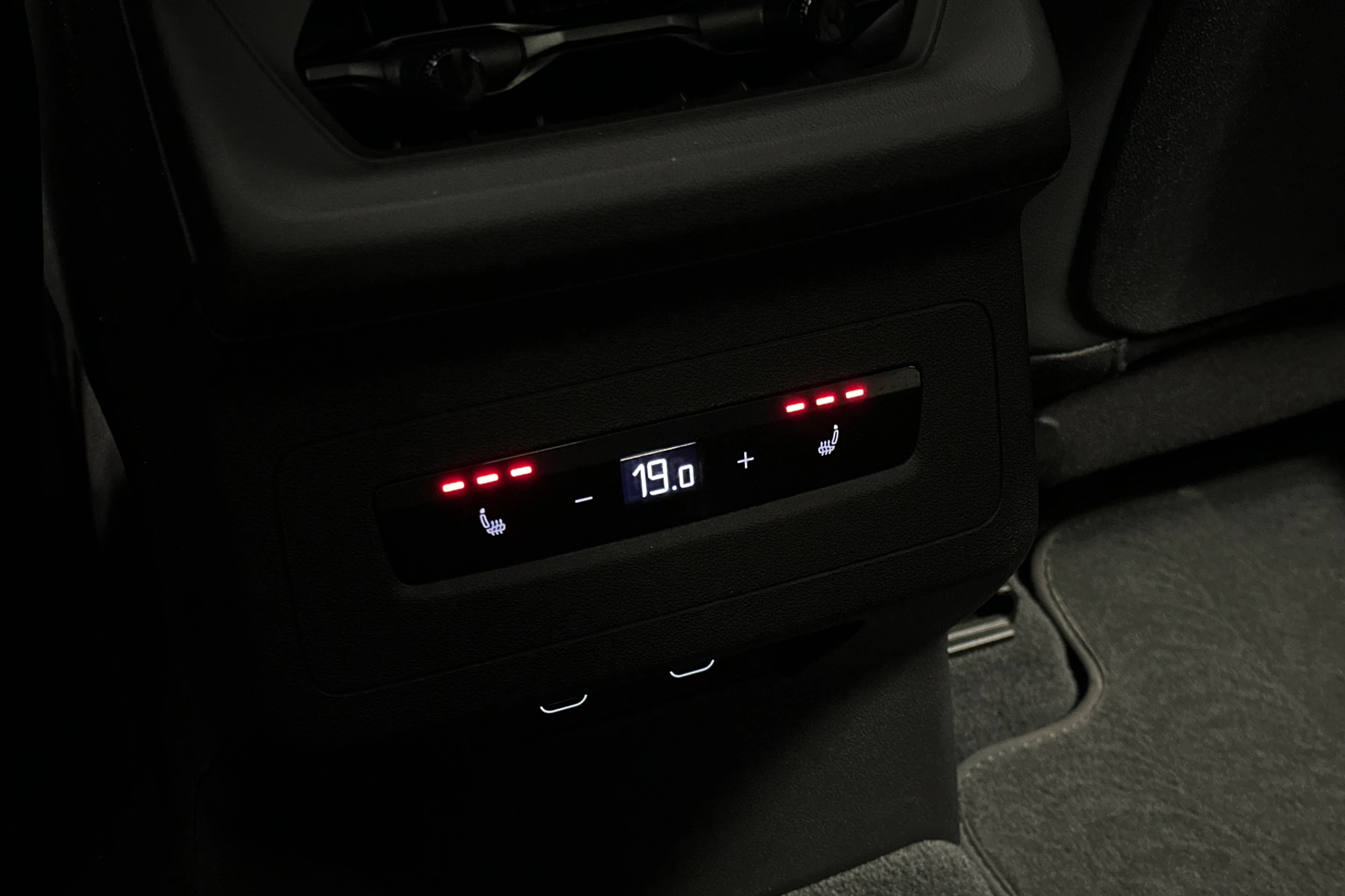 sininen Audi S6 e-tron 2025 kuva 14.