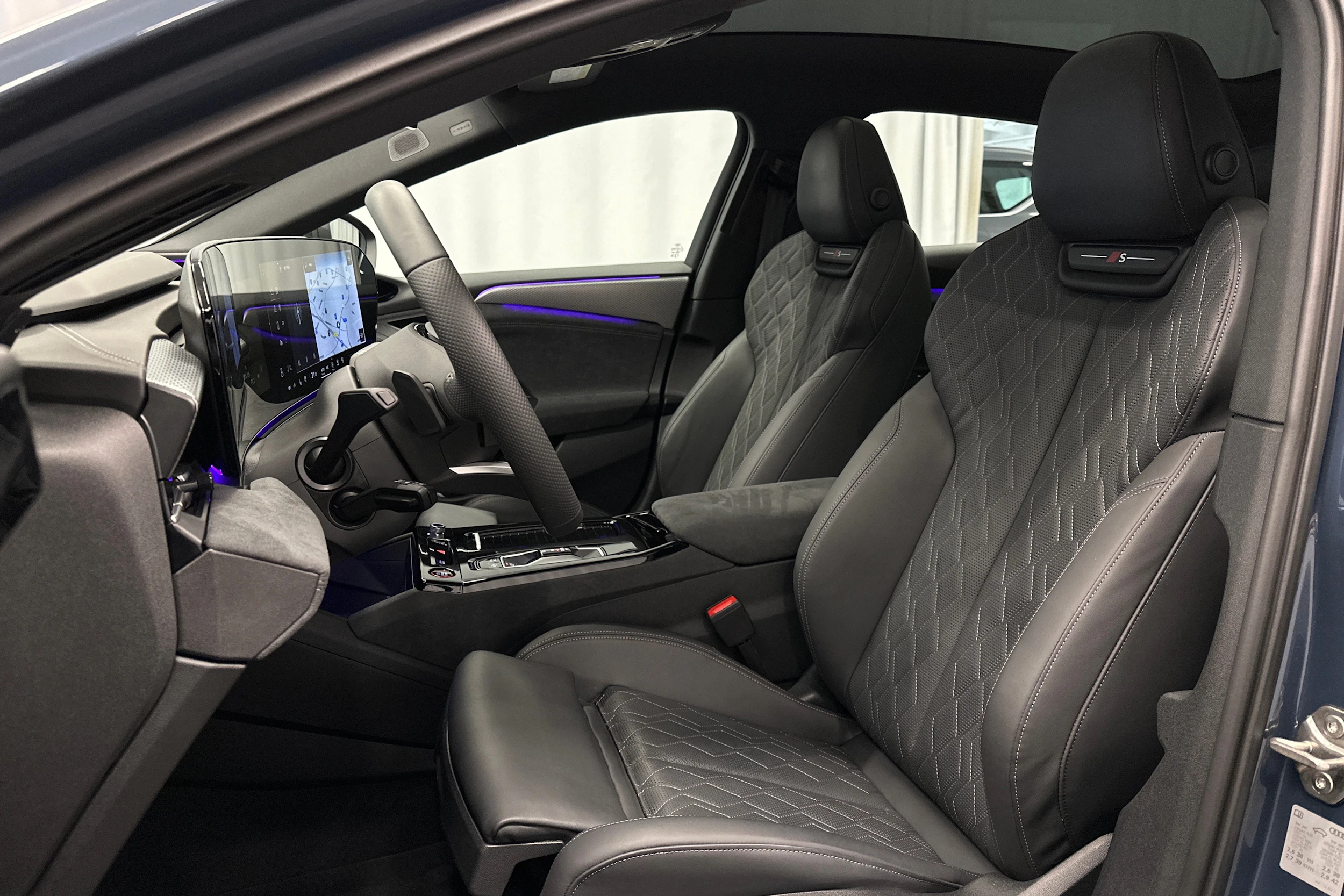 sininen Audi S6 e-tron 2025 kuva 15.
