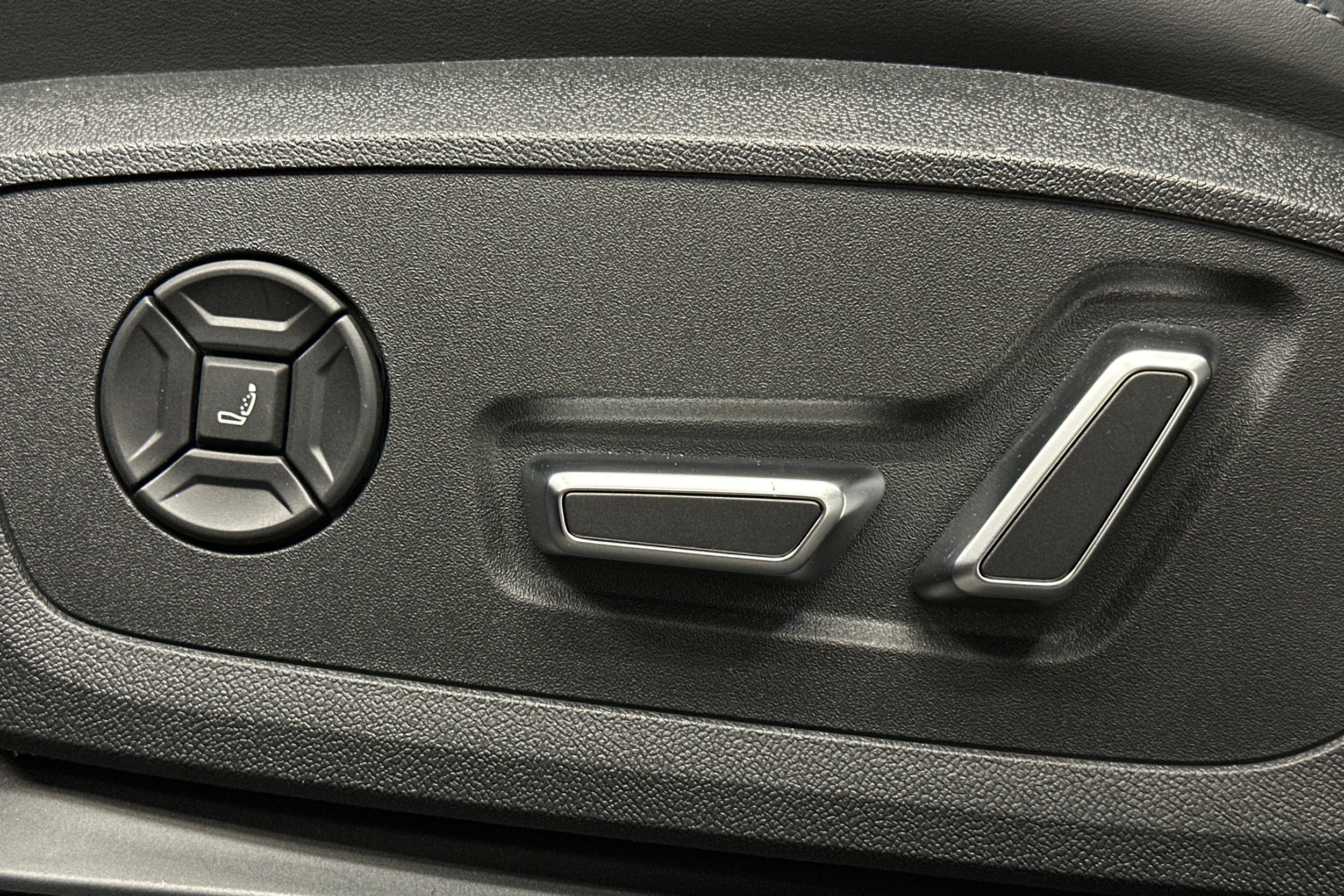 sininen Audi S6 e-tron 2025 kuva 16.