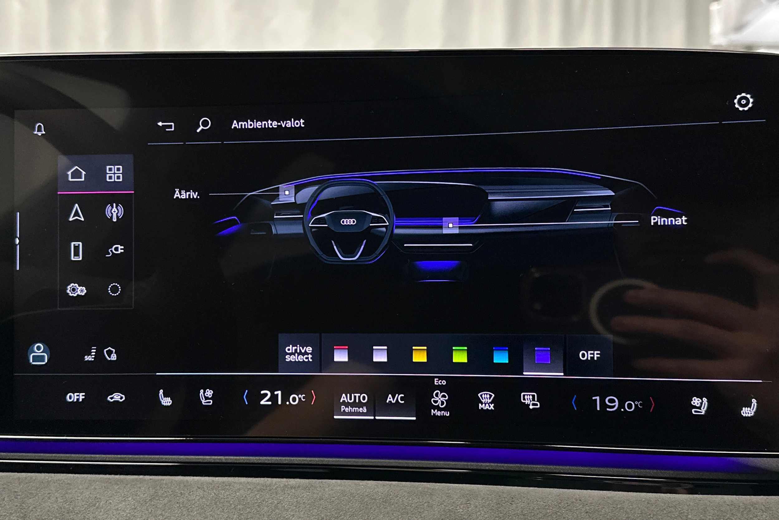 sininen Audi S6 e-tron 2025 kuva 28.