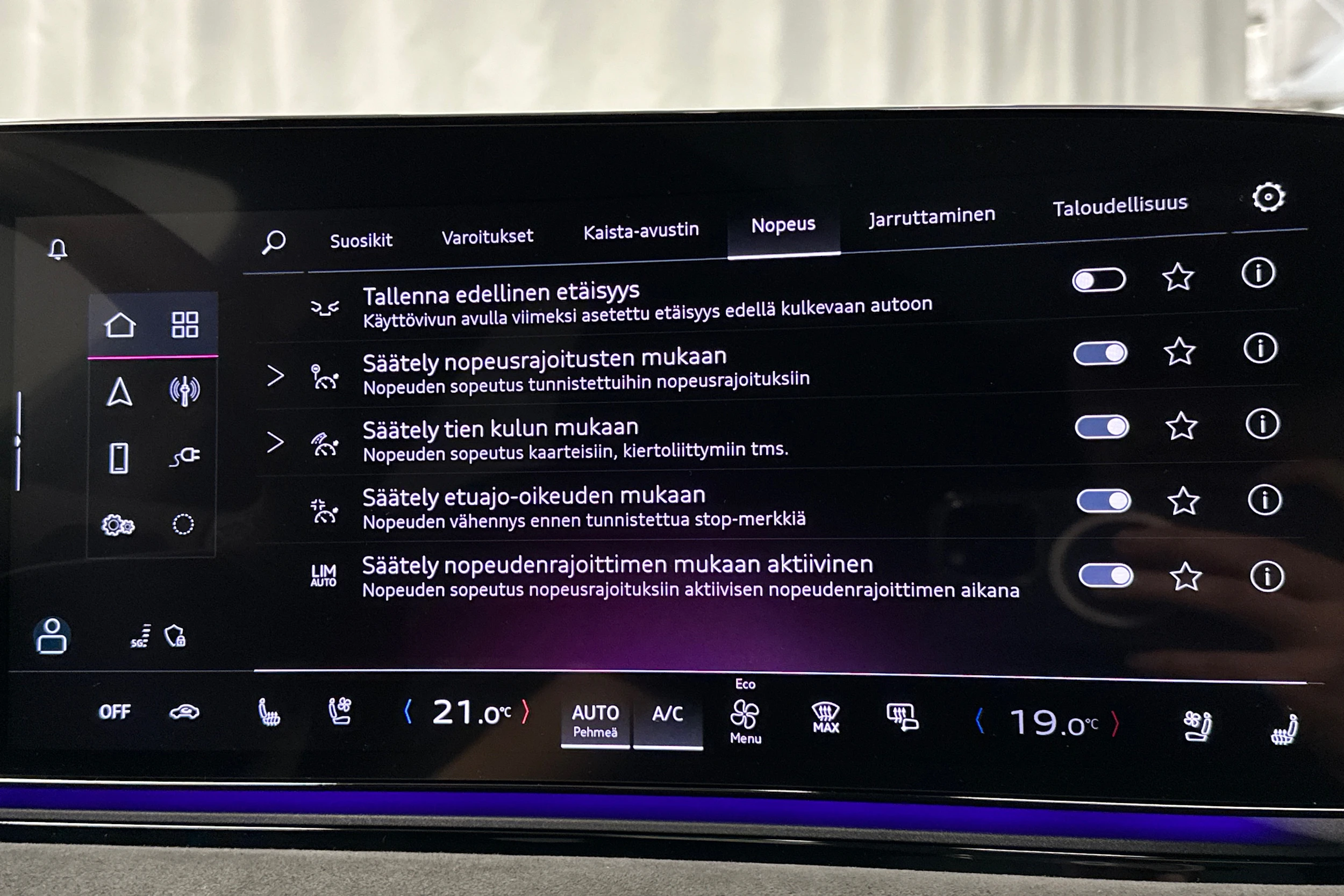 sininen Audi S6 e-tron 2025 kuva 33.