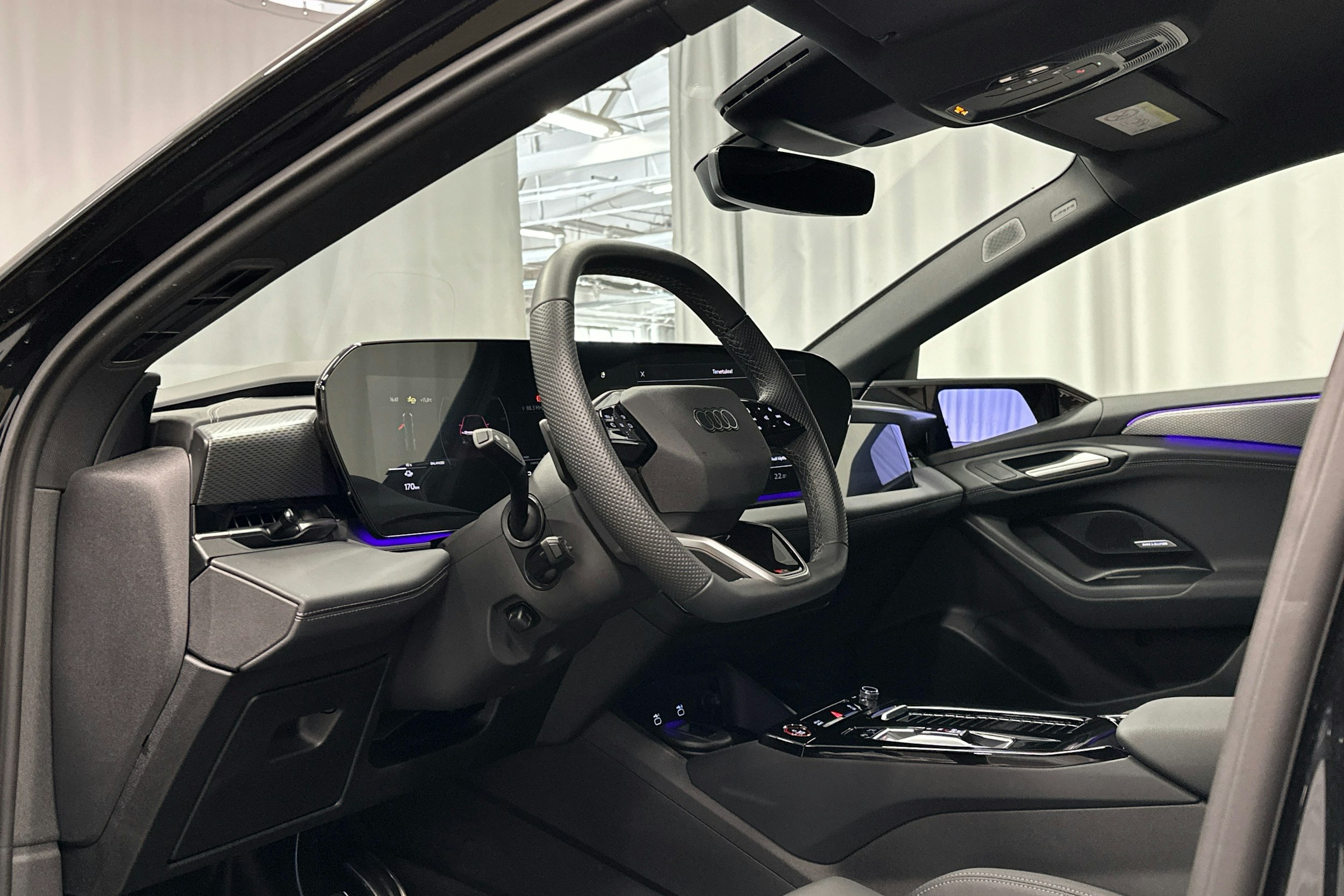 musta Audi S6 e-tron 2025 kuva 6.