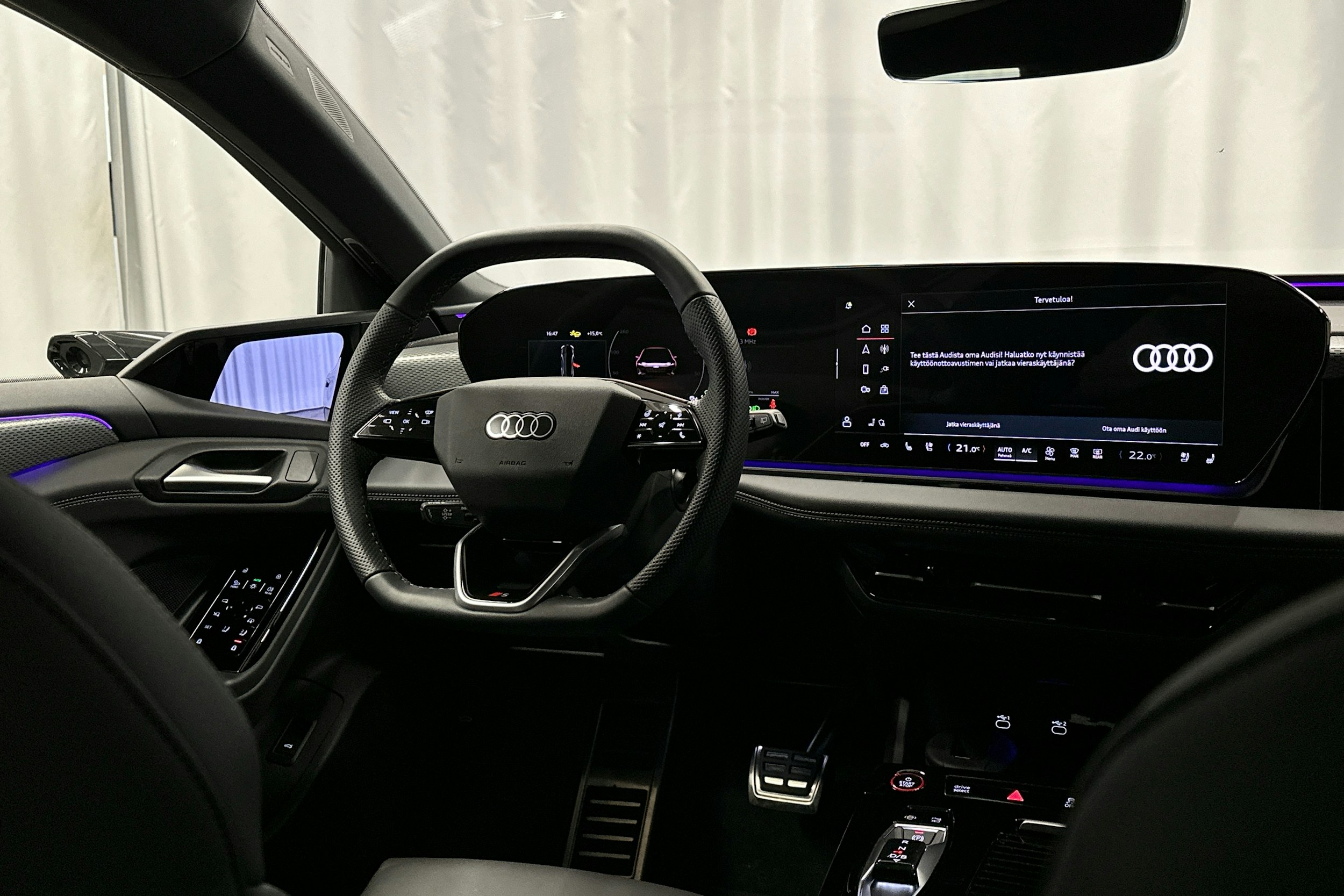 musta Audi S6 e-tron 2025 kuva 8.