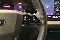 musta Audi S6 e-tron 2025 kuva 10.