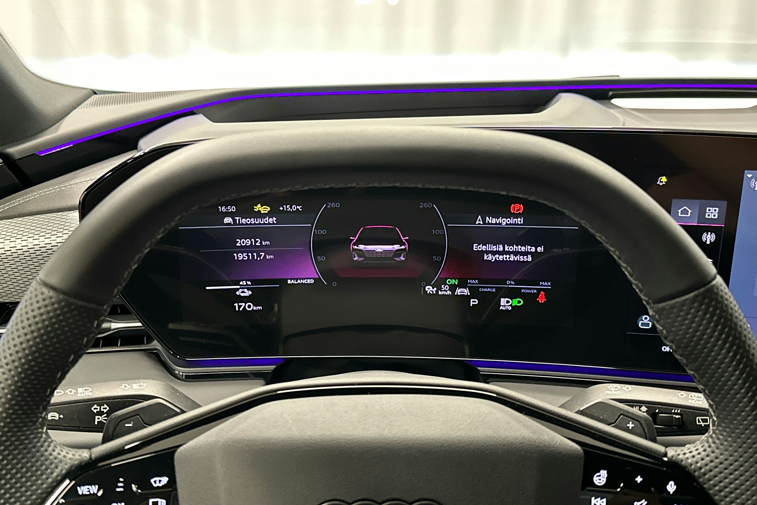 musta Audi S6 e-tron 2025 kuva 12.