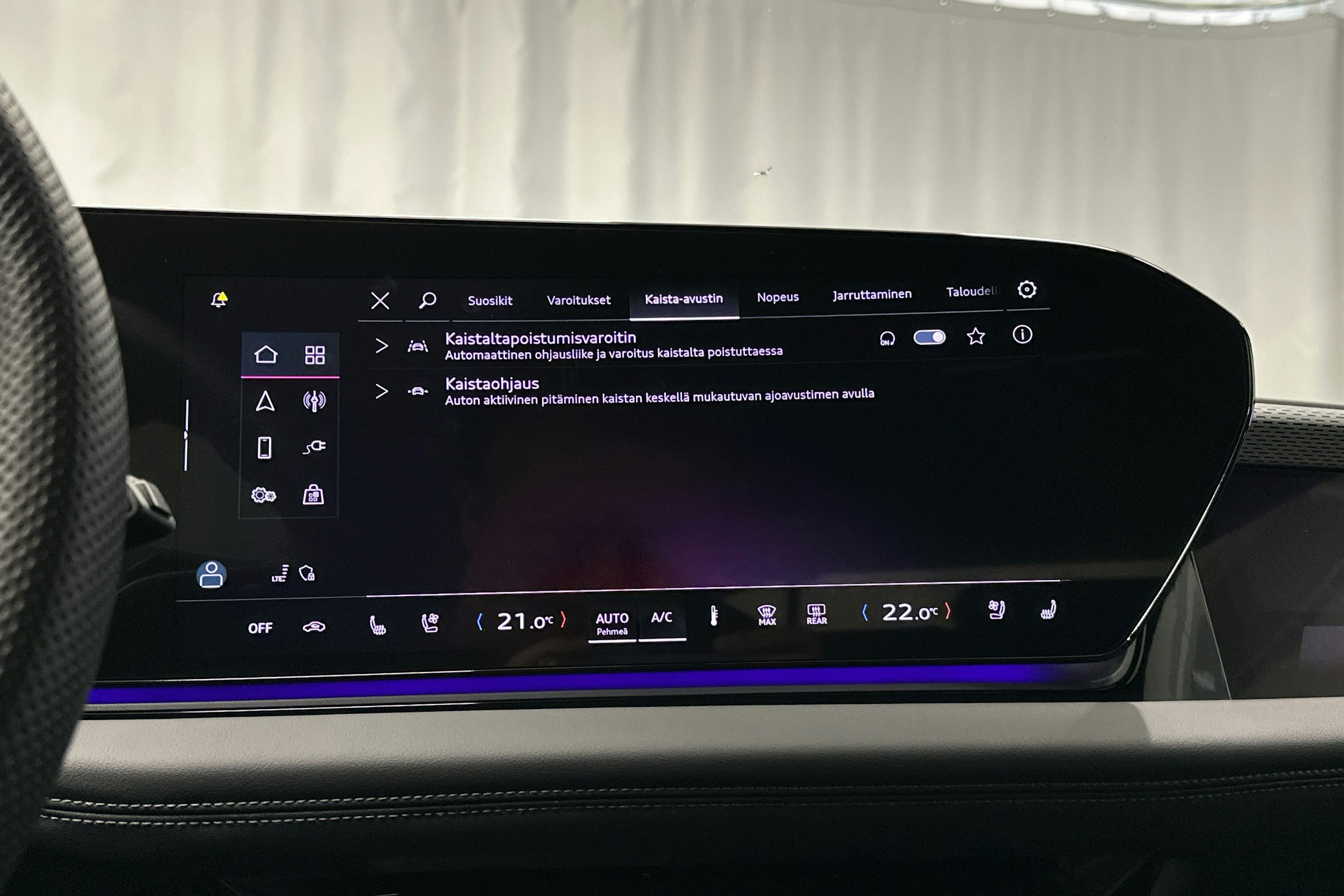 musta Audi S6 e-tron 2025 kuva 17.
