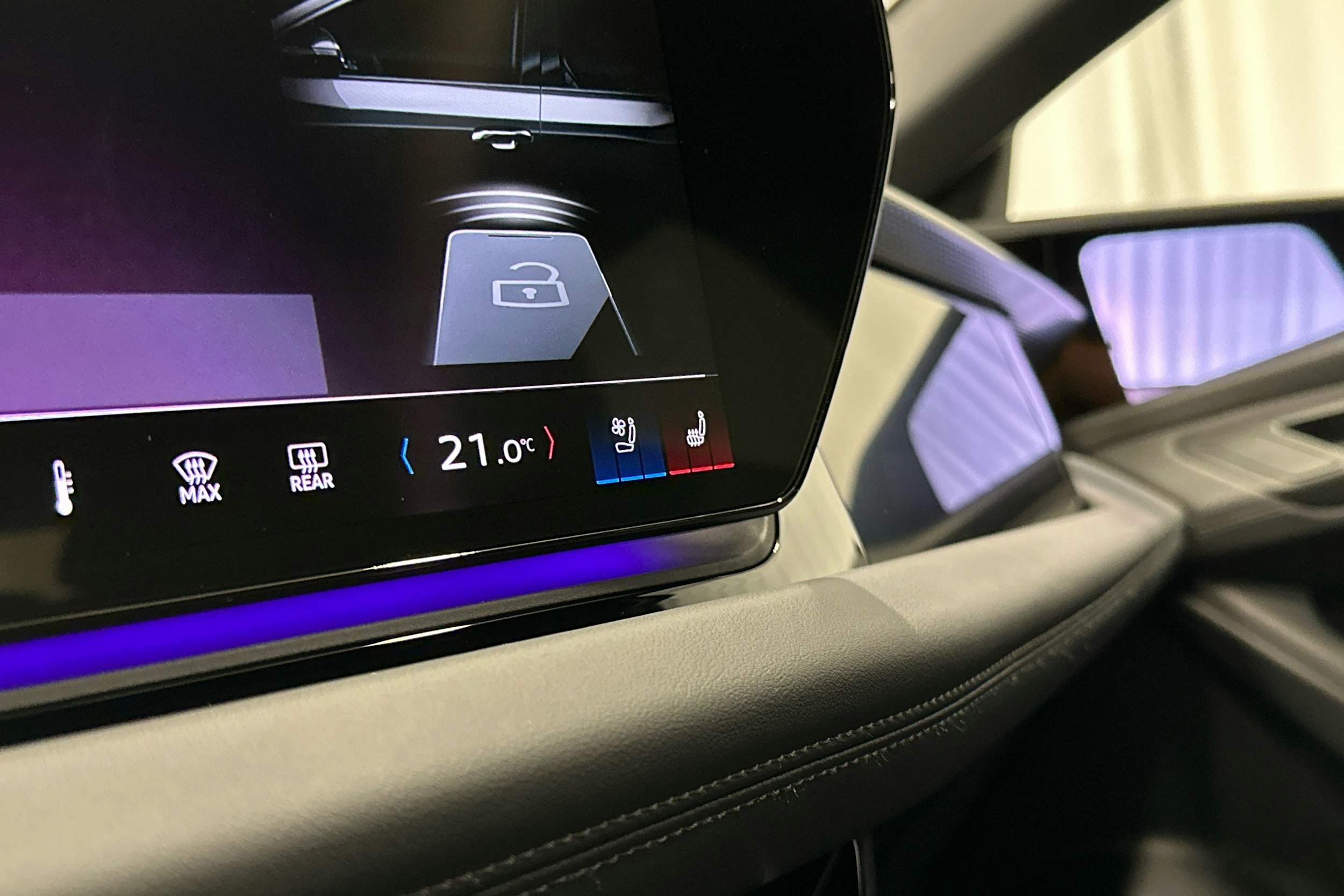 musta Audi S6 e-tron 2025 kuva 27.