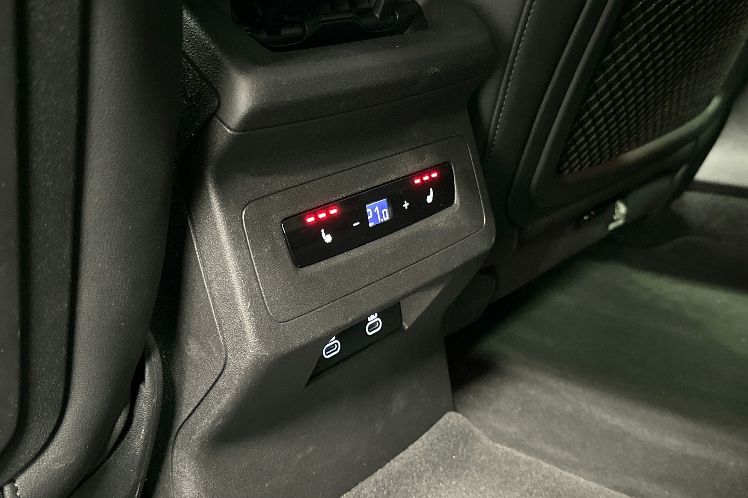 musta Audi S6 e-tron 2025 kuva 36.
