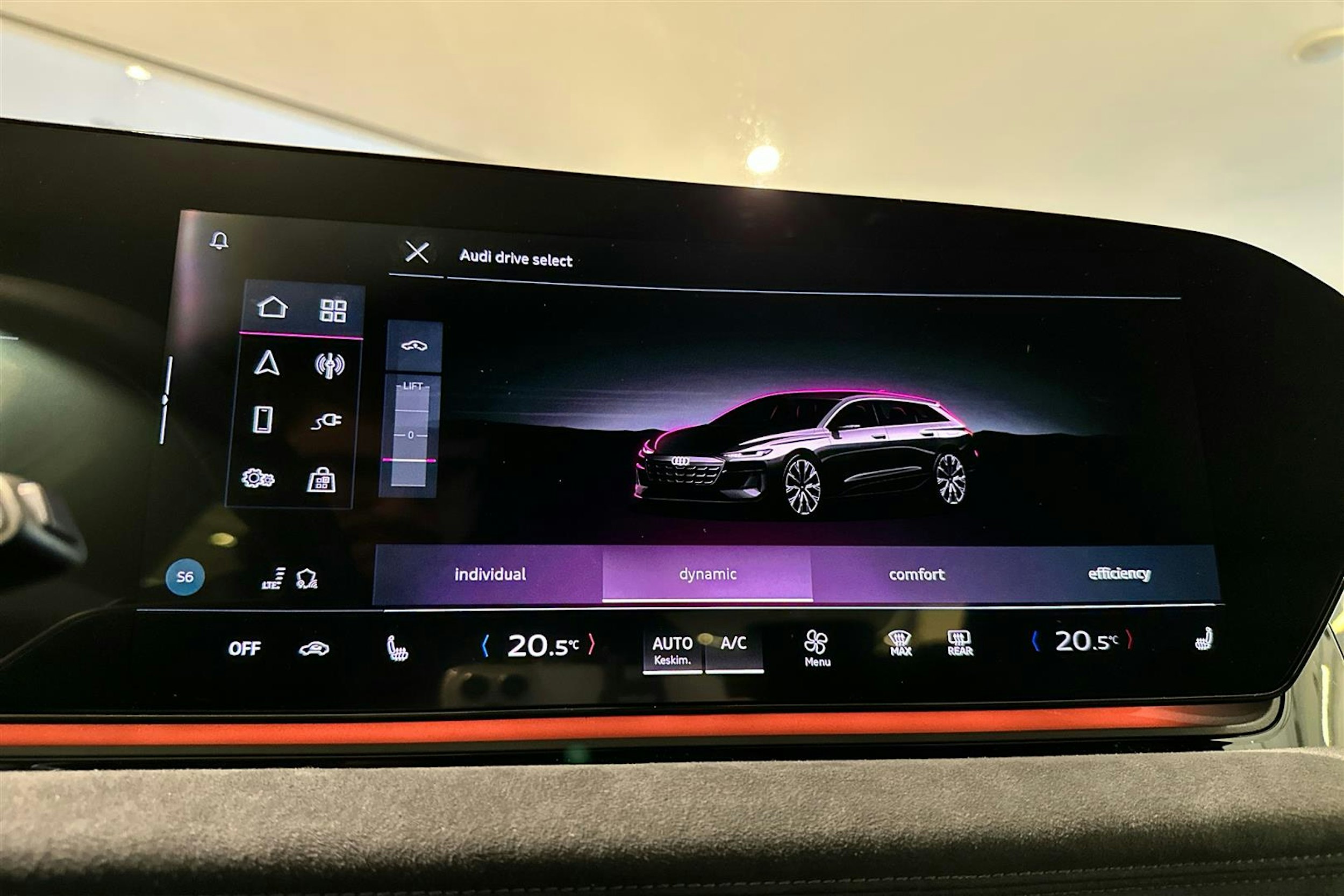 met. musta Audi S6 e-tron 2025 kuva 19.