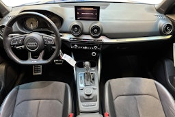 sininen Audi SQ2 2019 kuva 7.