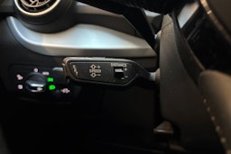 sininen Audi SQ2 2019 kuva 13.