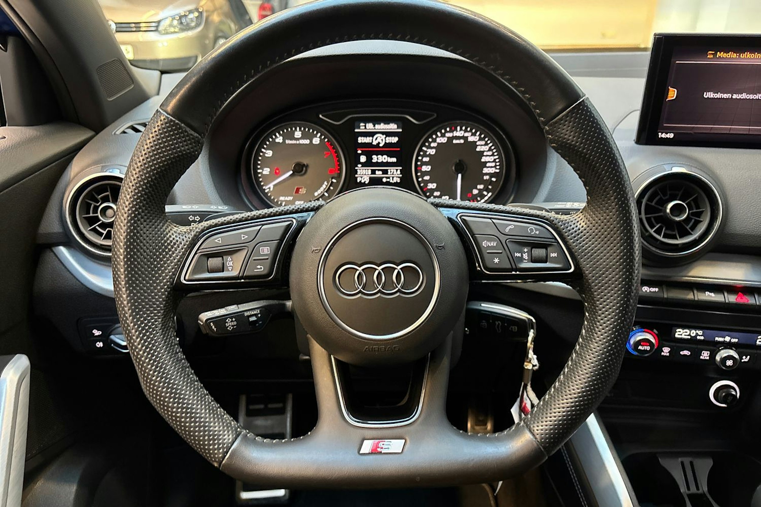 sininen Audi SQ2 2019 kuva 14.