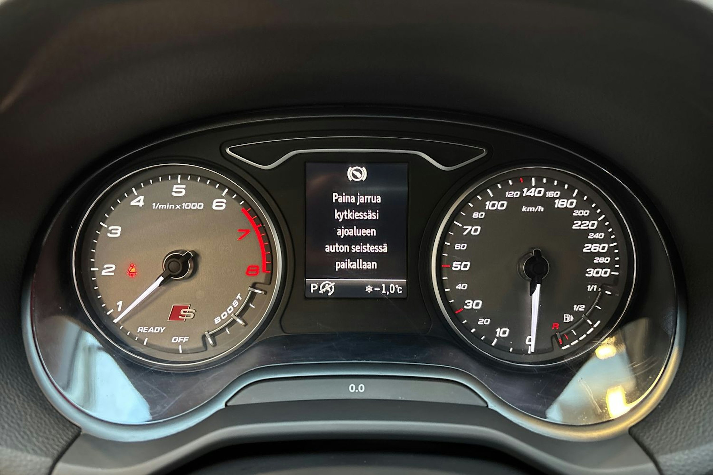 sininen Audi SQ2 2019 kuva 15.