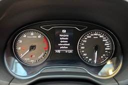 sininen Audi SQ2 2019 kuva 15.