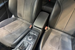 sininen Audi SQ2 2019 kuva 20.