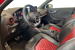 punainen Audi SQ2 2019 kuva 8.