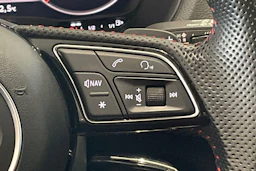punainen Audi SQ2 2019 kuva 21.