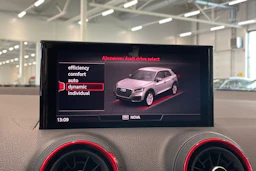 punainen Audi SQ2 2019 kuva 27.