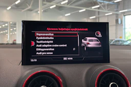punainen Audi SQ2 2019 kuva 28.