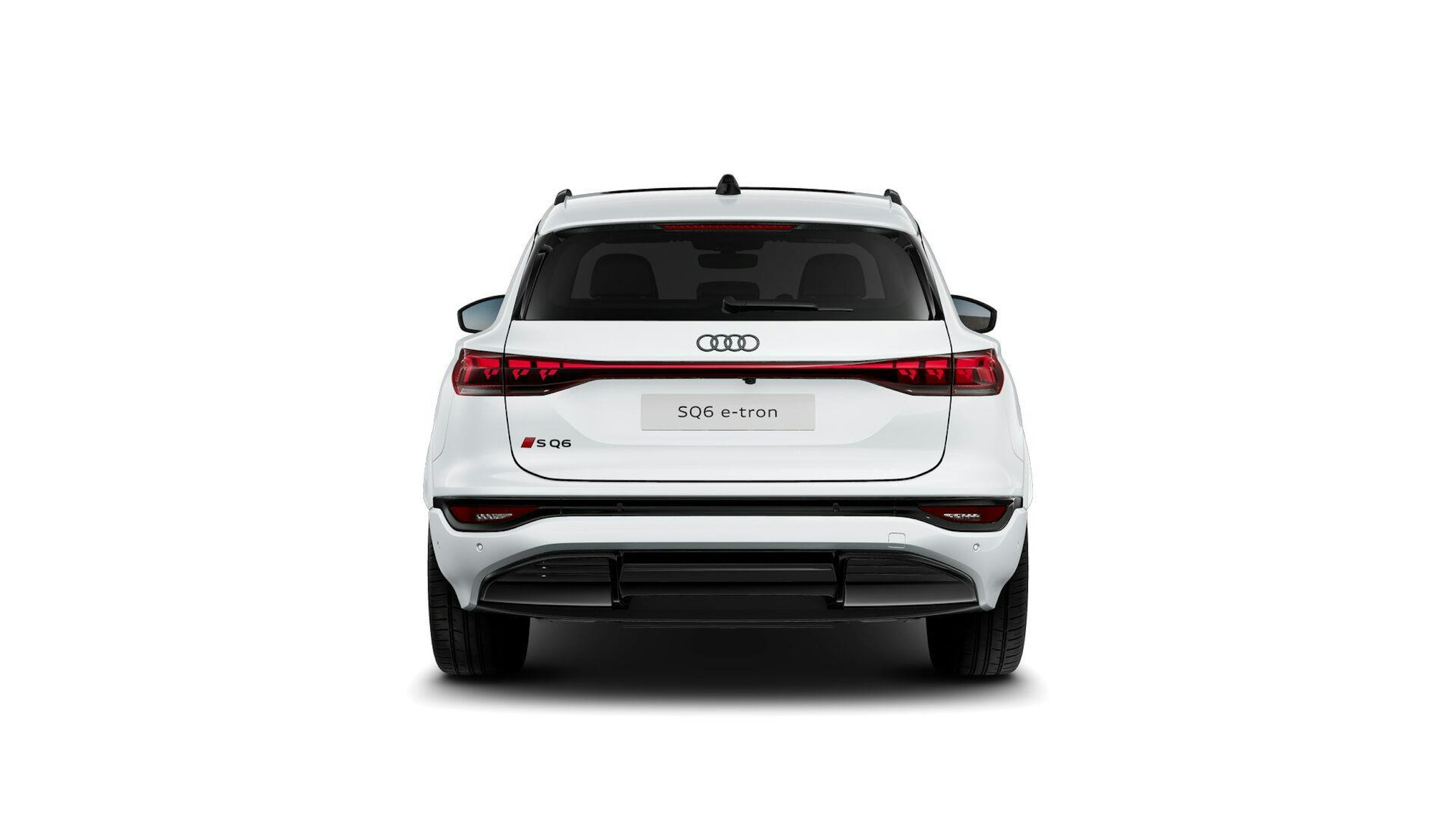 valkoinen Audi SQ6 e-tron 2024 kuva 4.