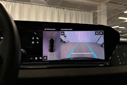 musta Audi SQ6 e-tron 2024 kuva 18.