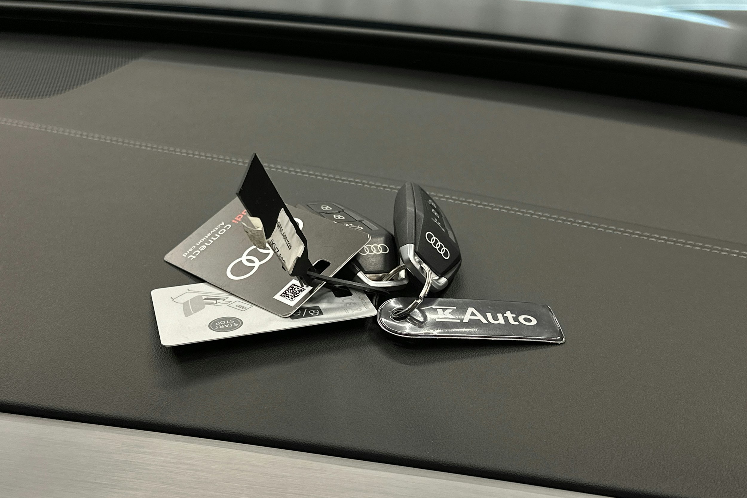 musta Audi SQ6 e-tron 2024 kuva 35.