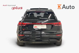 Musta Audi SQ6 e-tron 2024 kuva 3.