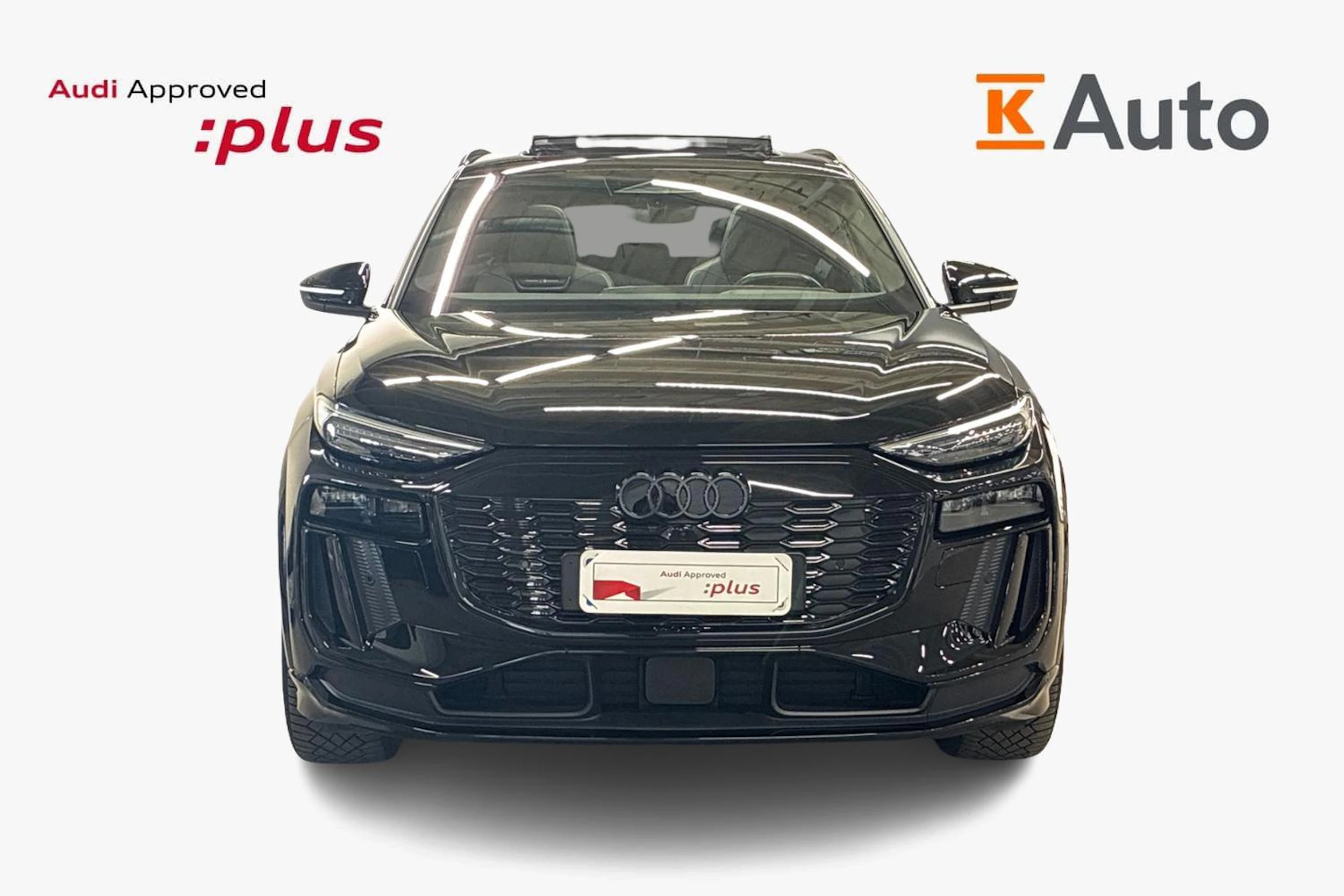 Musta Audi SQ6 e-tron 2024 kuva 4.