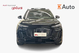 Musta Audi SQ6 e-tron 2024 kuva 4.