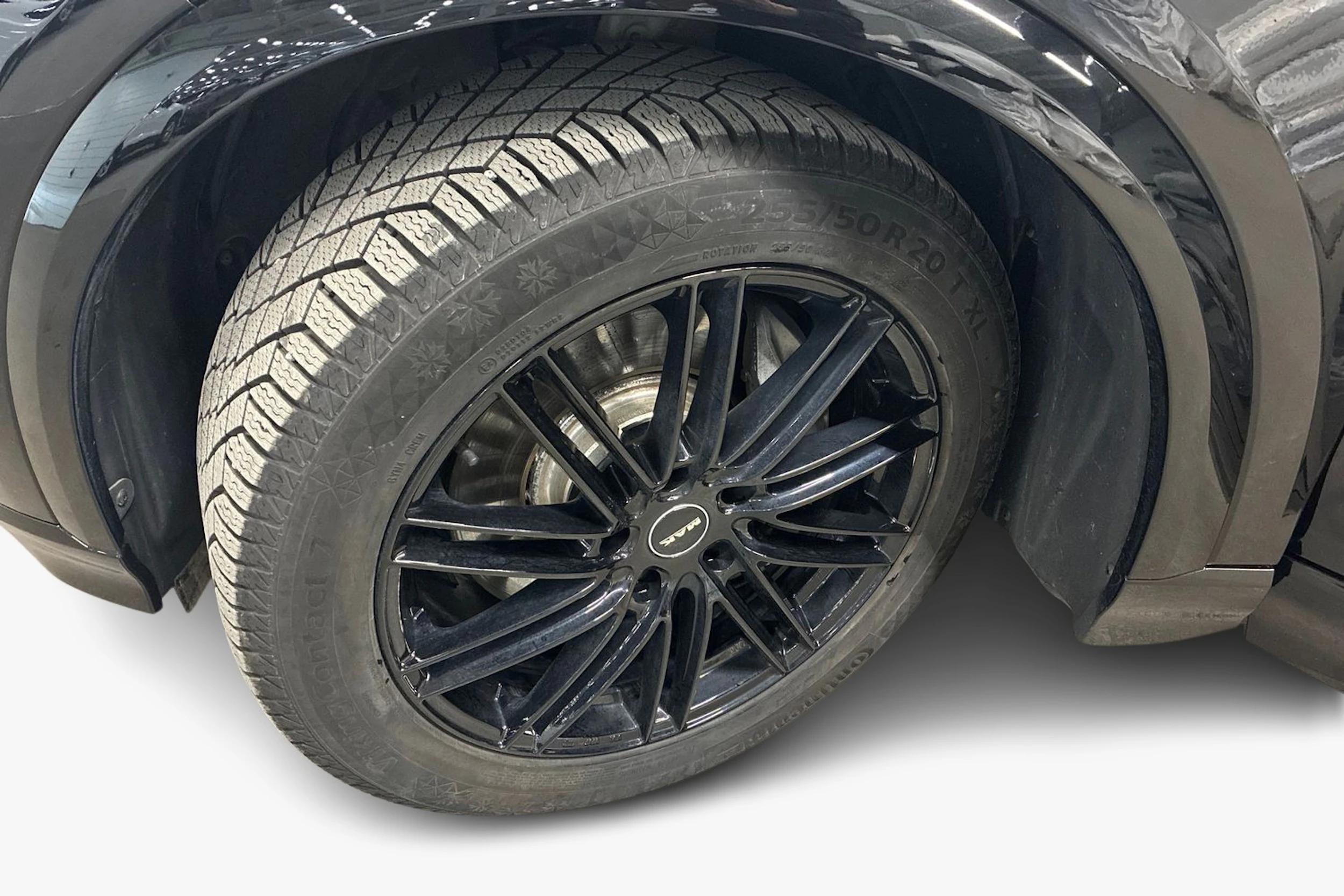 Musta Audi SQ6 e-tron 2024 kuva 9.