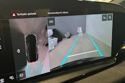 Musta Audi SQ6 e-tron 2024 kuva 17.