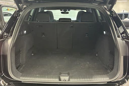 Musta Audi SQ6 e-tron 2024 kuva 25.