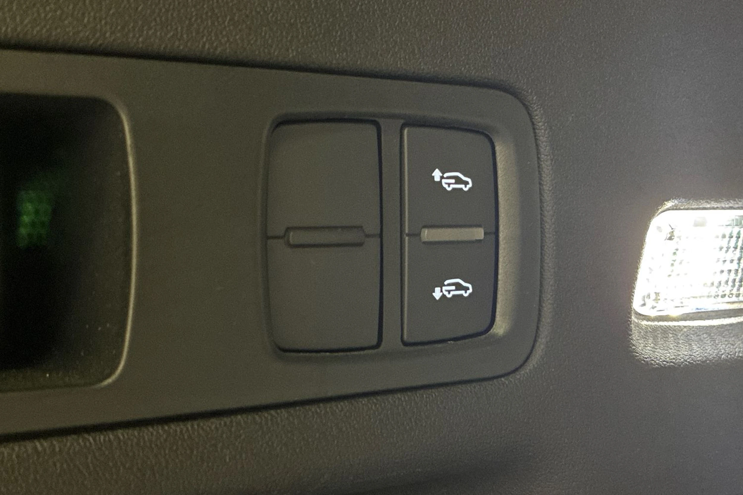 Musta Audi SQ6 e-tron 2024 kuva 29.