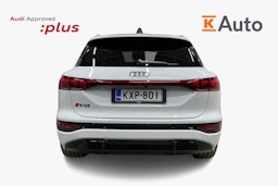 valkoinen Audi SQ6 e-tron 2024 kuva 3.