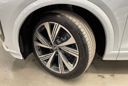 valkoinen Audi SQ6 e-tron 2024 kuva 10.